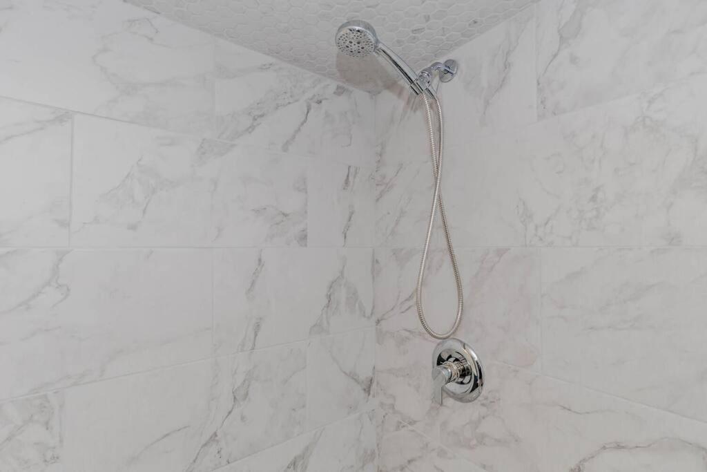 Luxury Basement Apartment In 奥克维尔 外观 照片