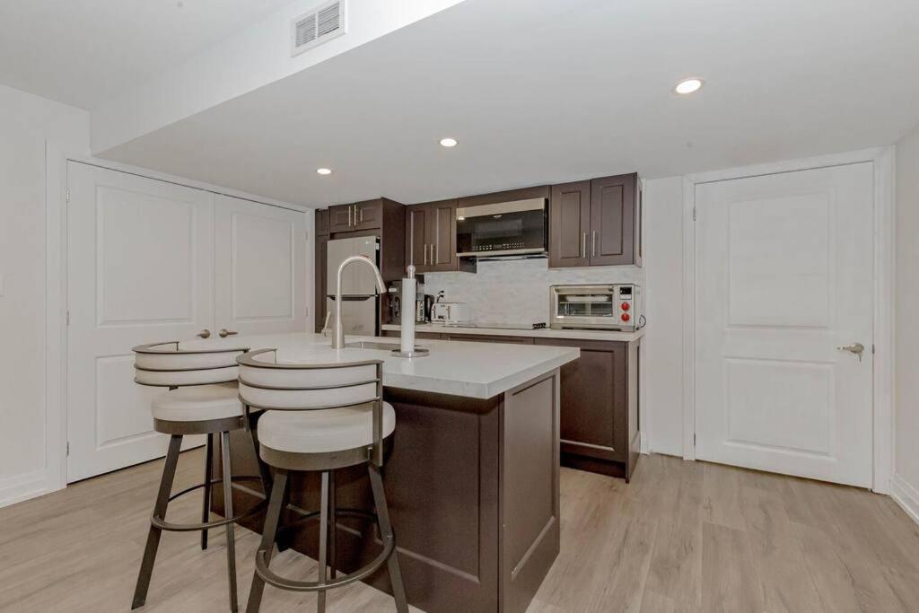Luxury Basement Apartment In 奥克维尔 外观 照片