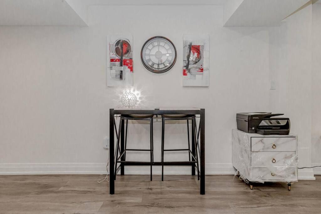 Luxury Basement Apartment In 奥克维尔 外观 照片