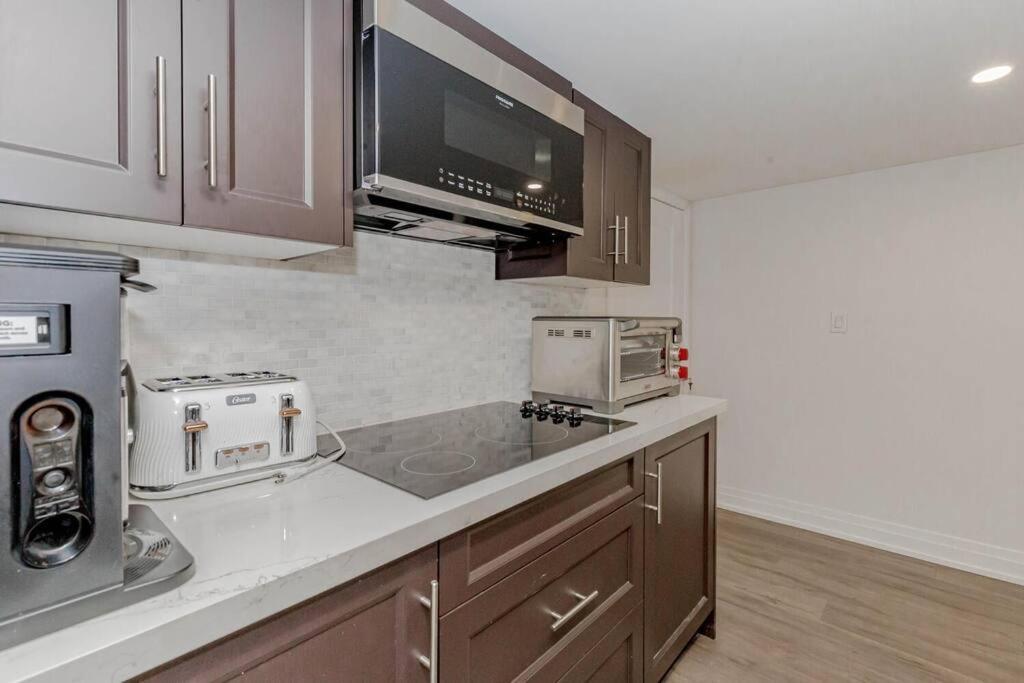 Luxury Basement Apartment In 奥克维尔 外观 照片