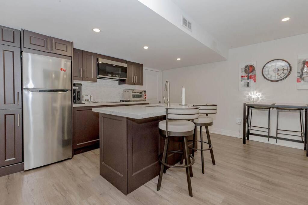 Luxury Basement Apartment In 奥克维尔 外观 照片