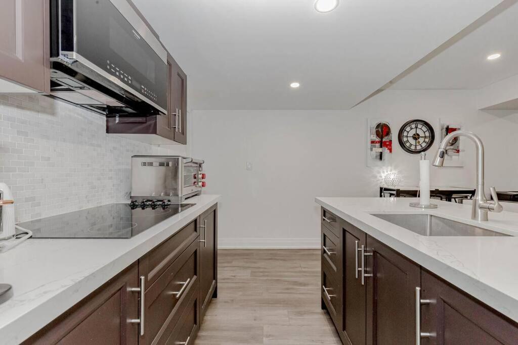 Luxury Basement Apartment In 奥克维尔 外观 照片