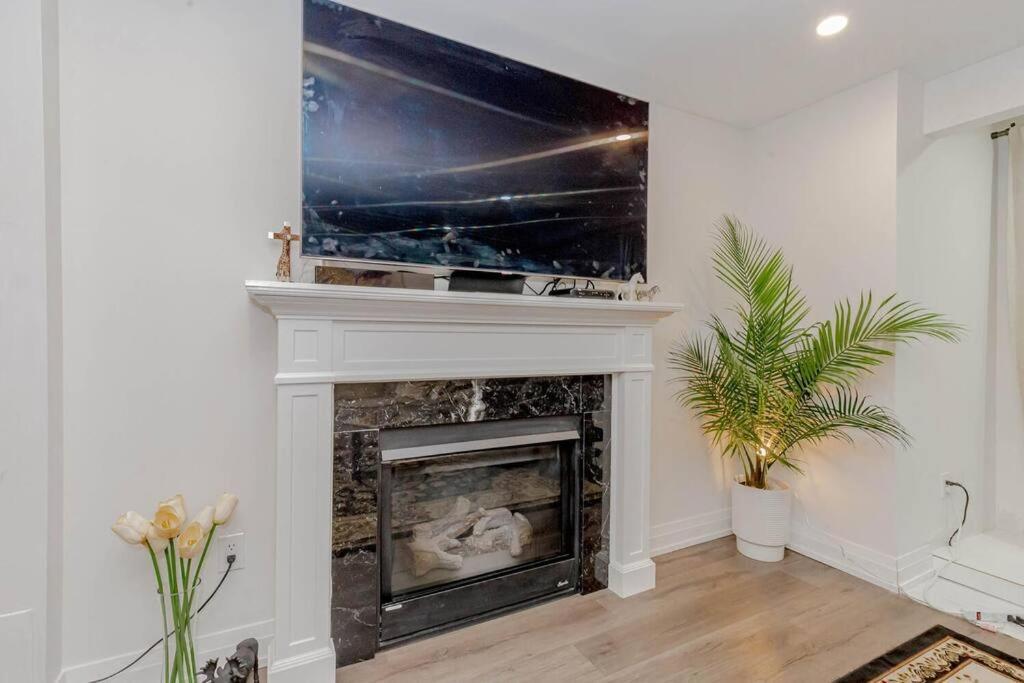 Luxury Basement Apartment In 奥克维尔 外观 照片
